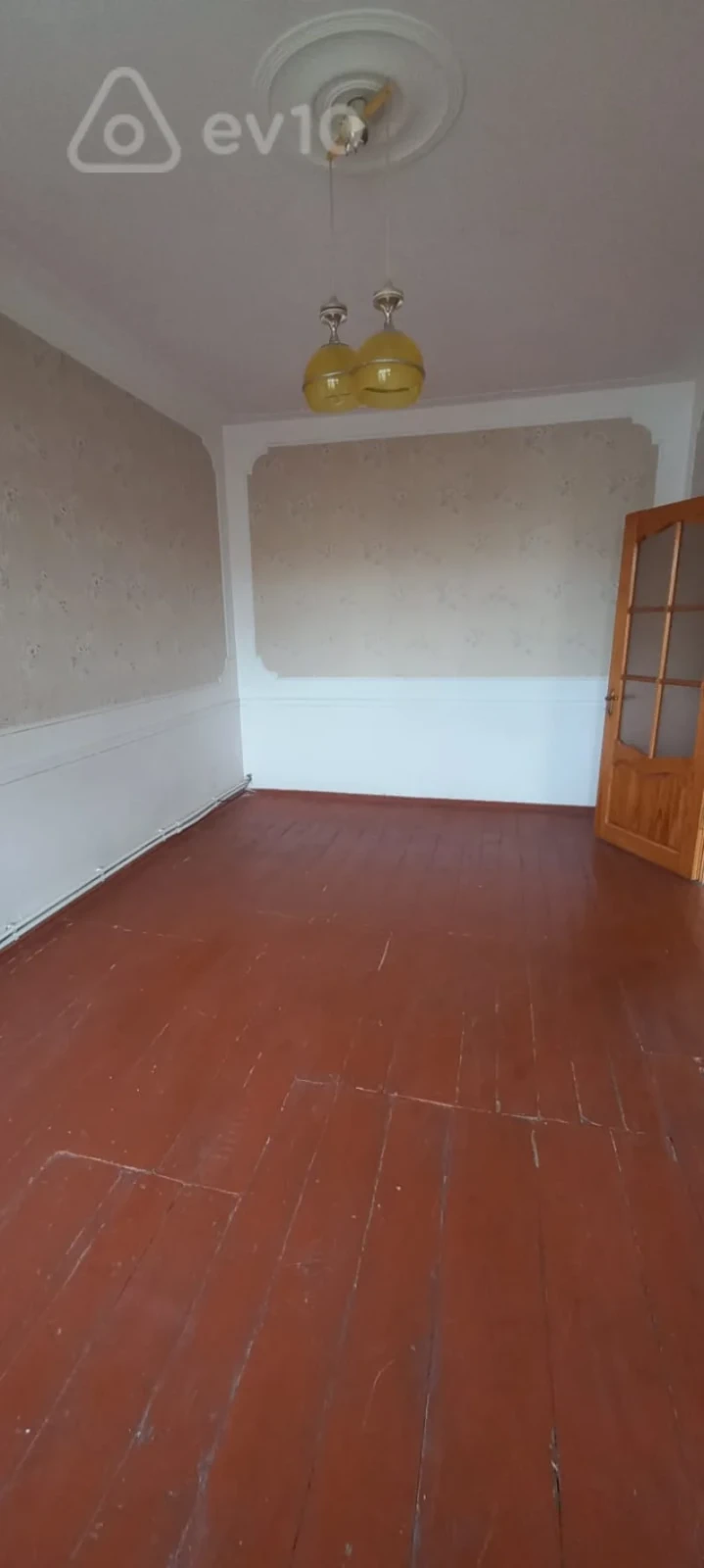 Satılır 5 otaqlı köhnə tikili 120 m²
