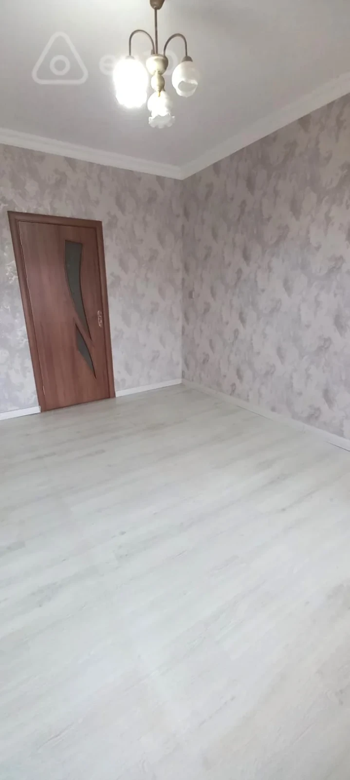 Satılır 5 otaqlı köhnə tikili 120 m²
