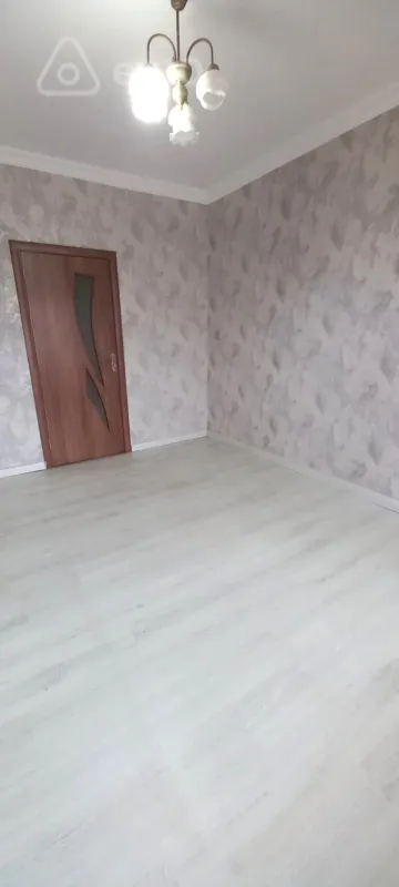 Satılır 5 otaqlı köhnə tikili 120 m²