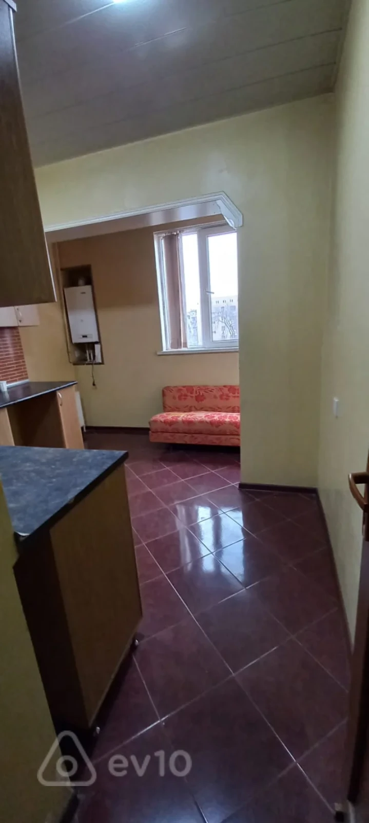 Satılır 5 otaqlı köhnə tikili 120 m²