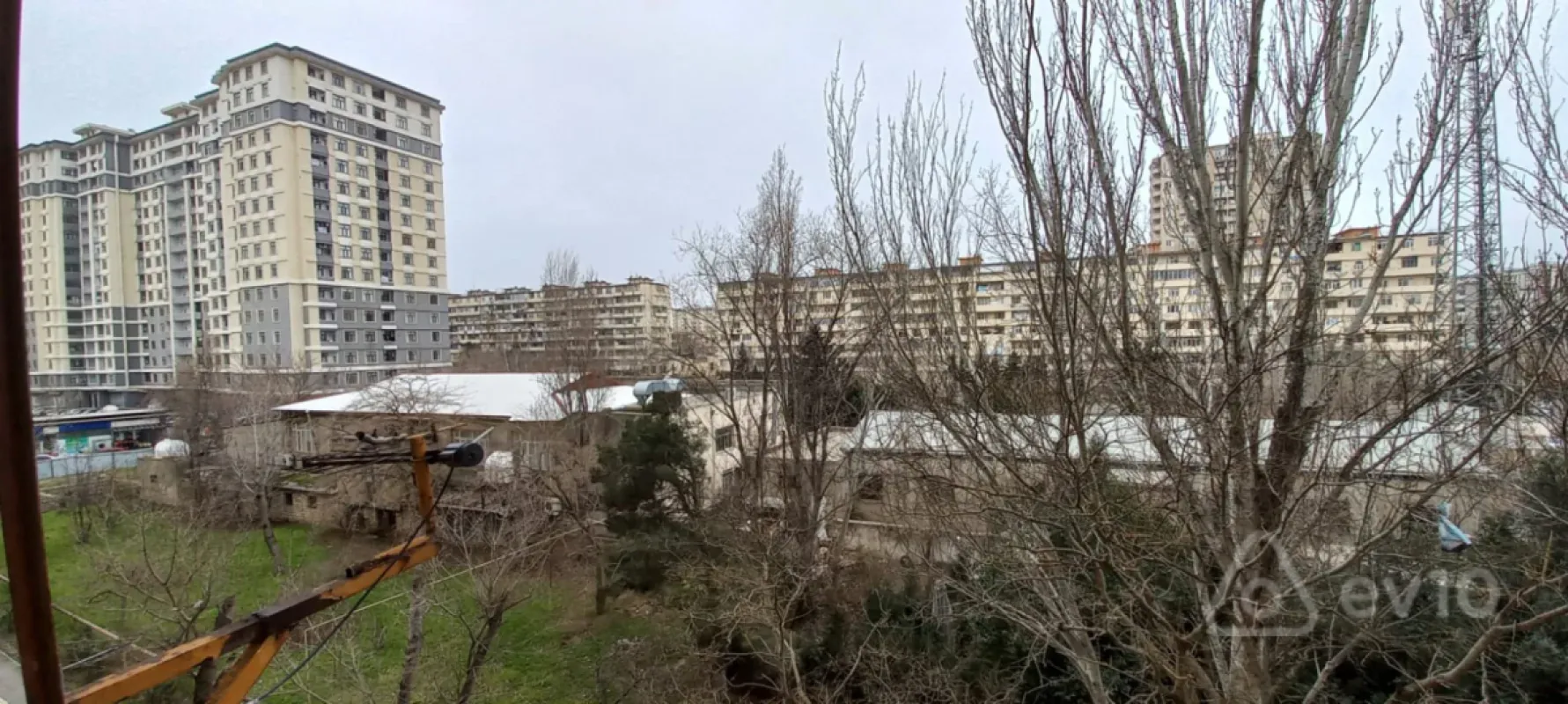 Satılır 5 otaqlı köhnə tikili 120 m²