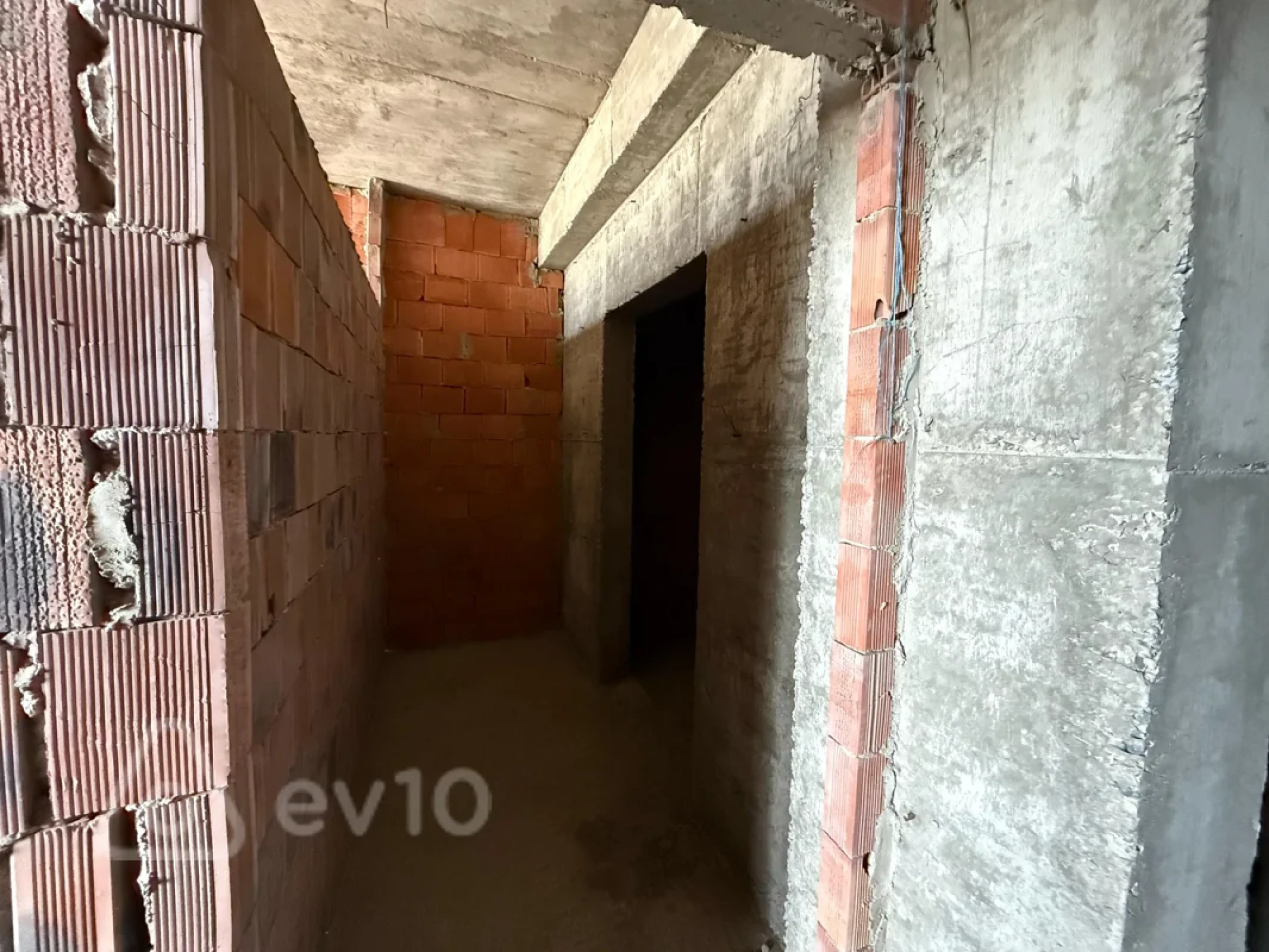 Satılır 2 otaqlı yeni tikili 70 m²