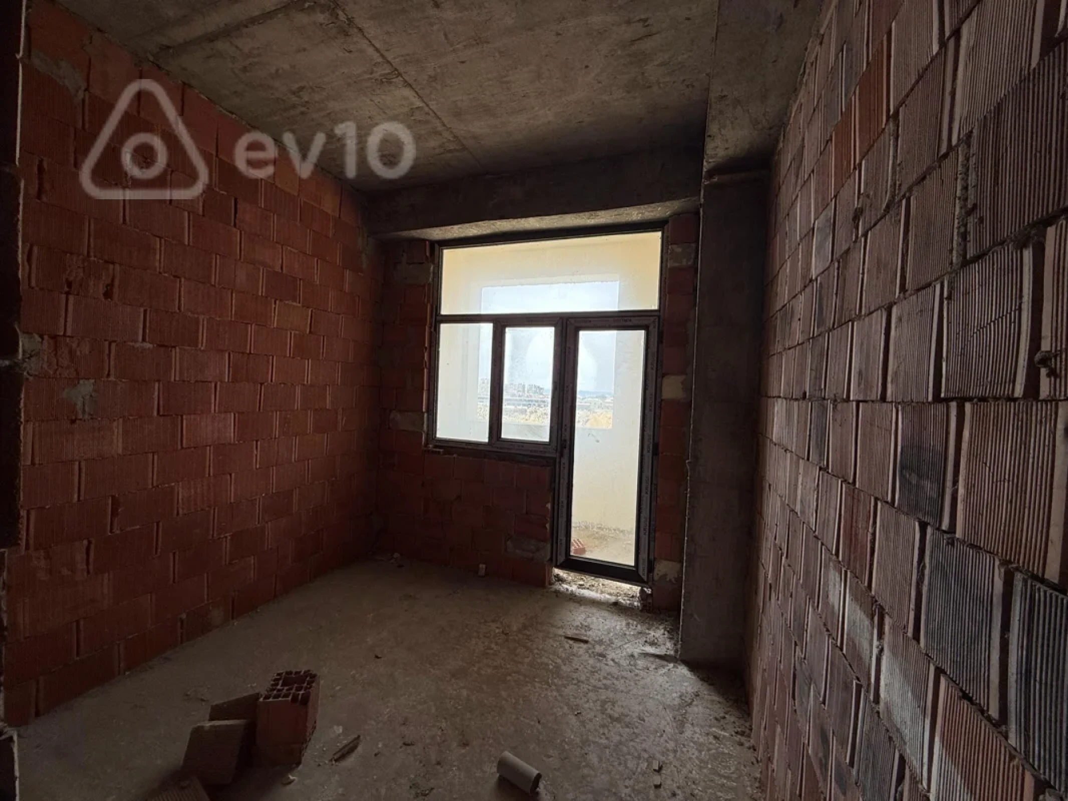 Satılır 2 otaqlı yeni tikili 70 m²