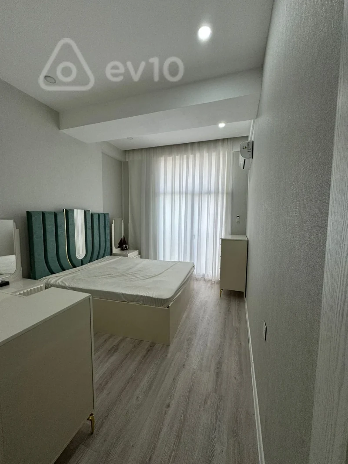 Kirayə verilir 2 otaqlı yeni tikili 66 m²