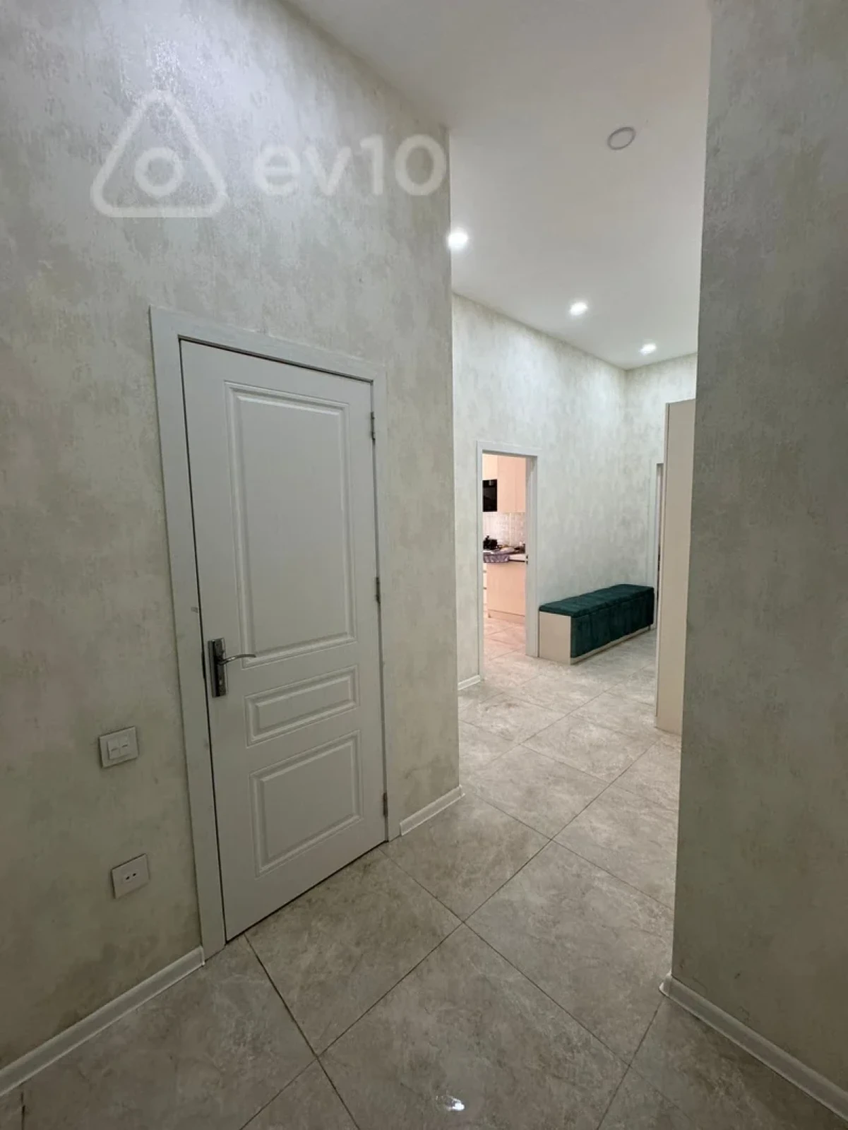 Kirayə verilir 2 otaqlı yeni tikili 66 m²