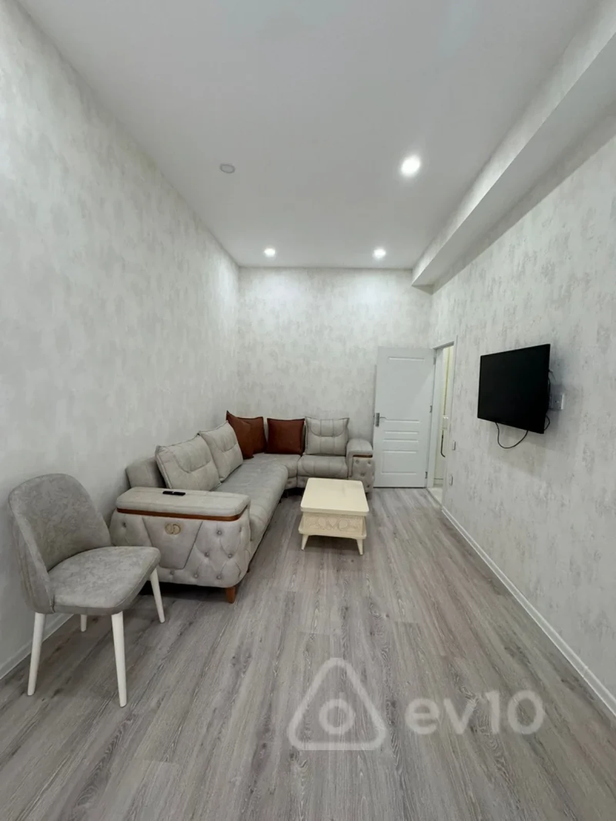 Kirayə verilir 2 otaqlı yeni tikili 66 m²