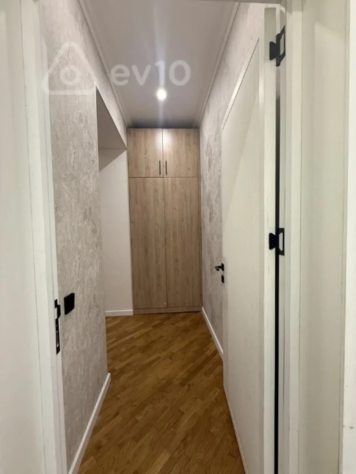 Satılır 3 otaqlı köhnə tikili 94 m²