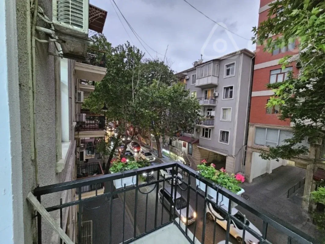 Satılır 3 otaqlı köhnə tikili 94 m²