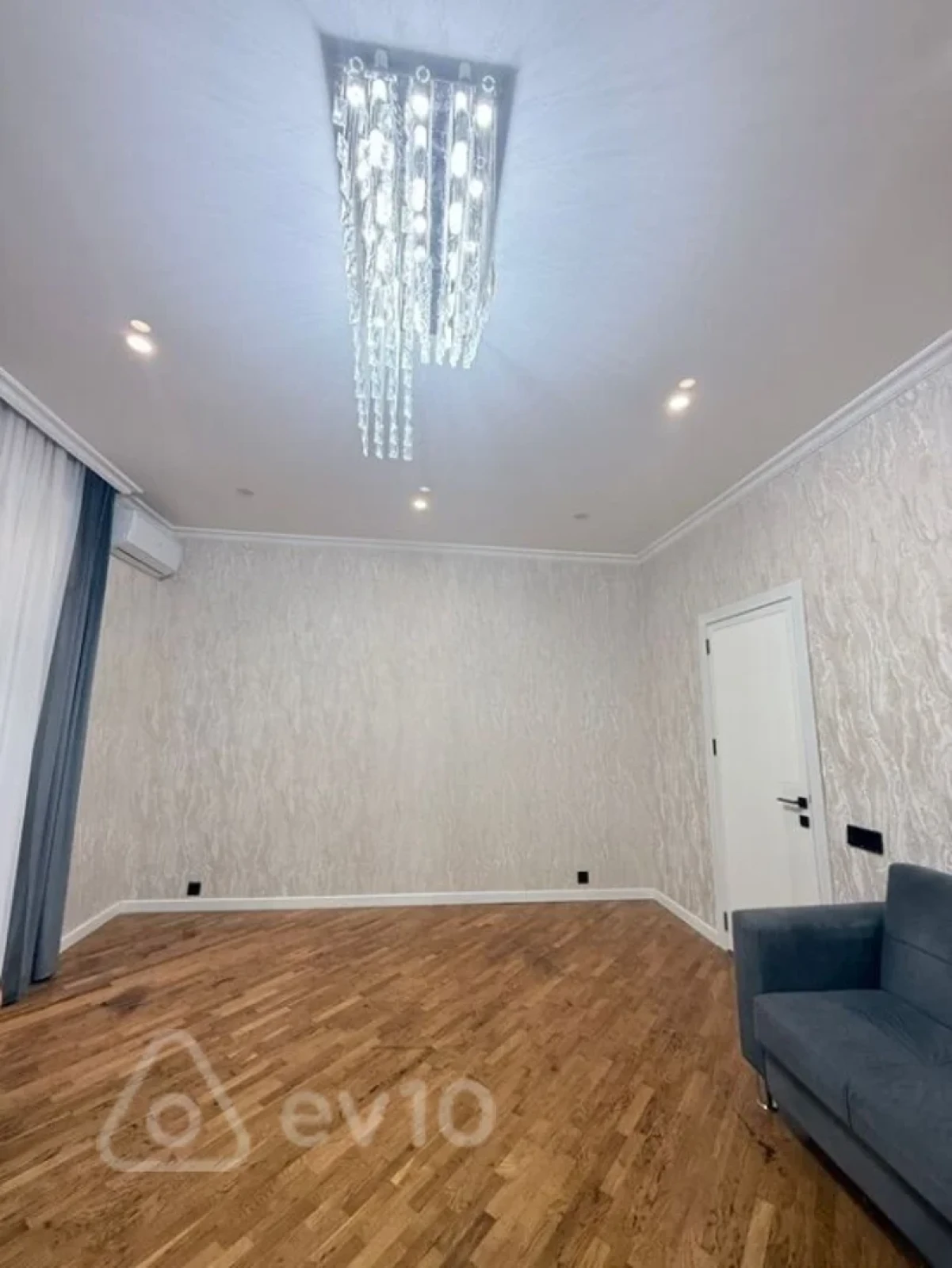 Satılır 3 otaqlı köhnə tikili 94 m²