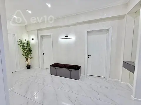 Satılır 3 otaqlı köhnə tikili 94 m²