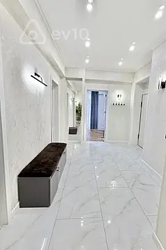 Satılır 3 otaqlı köhnə tikili 94 m²