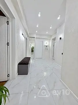 Satılır 3 otaqlı köhnə tikili 94 m²