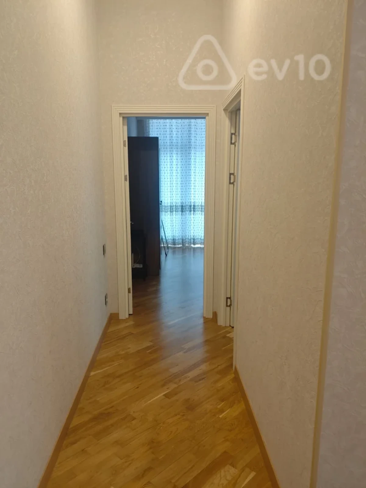 Kirayə verilir 2 otaqlı yeni tikili 70 m²