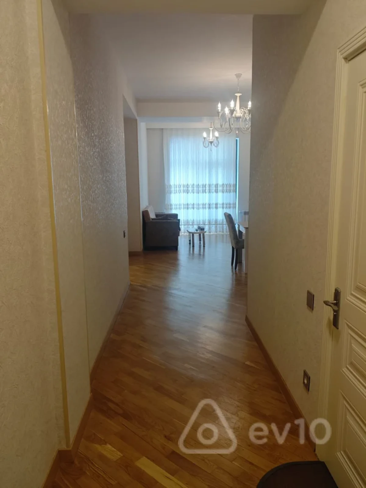 Kirayə verilir 2 otaqlı yeni tikili 70 m²