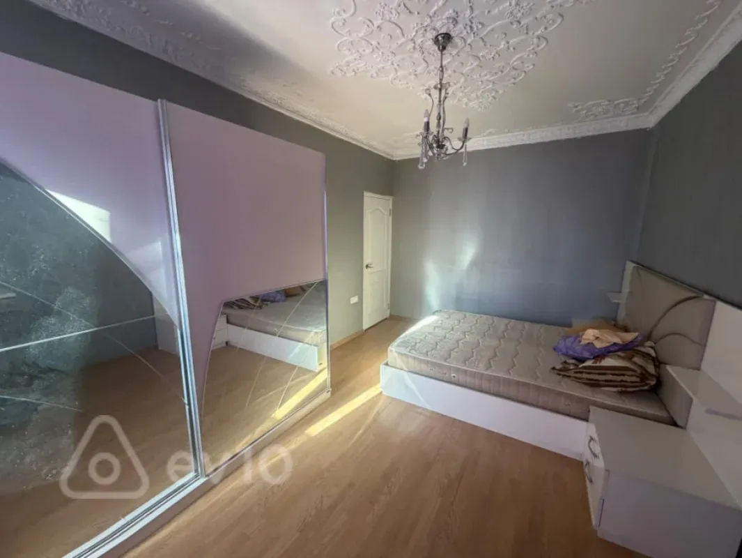Kirayə verilir 3 otaqlı köhnə tikili 75 m²