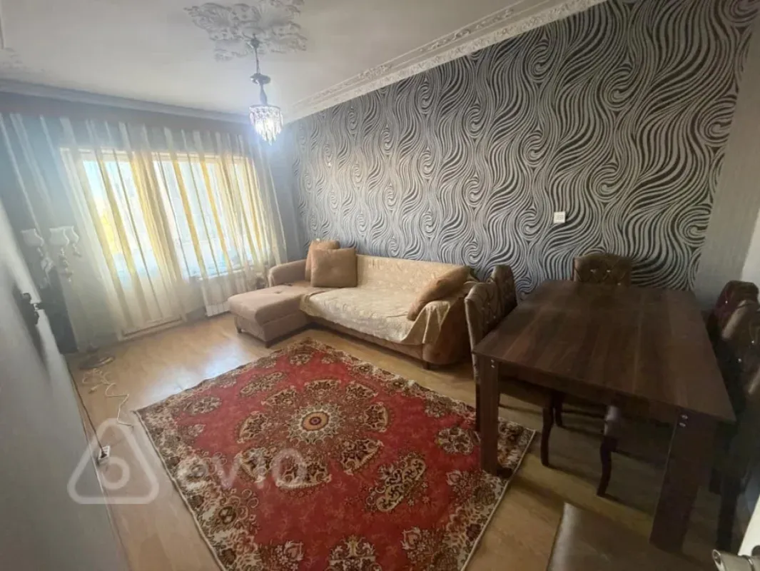 Kirayə verilir 3 otaqlı köhnə tikili 75 m²