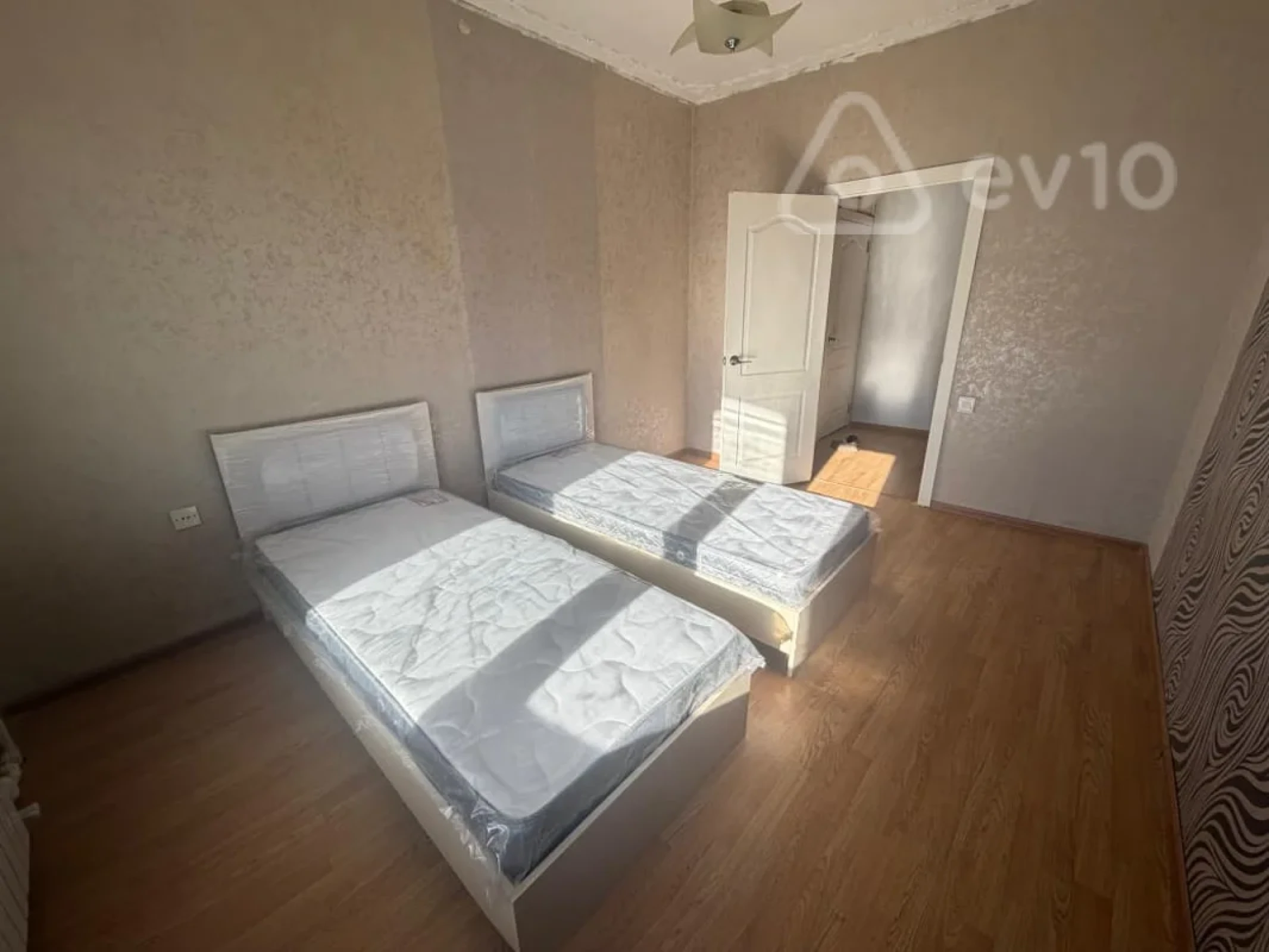 Kirayə verilir 3 otaqlı köhnə tikili 75 m²
