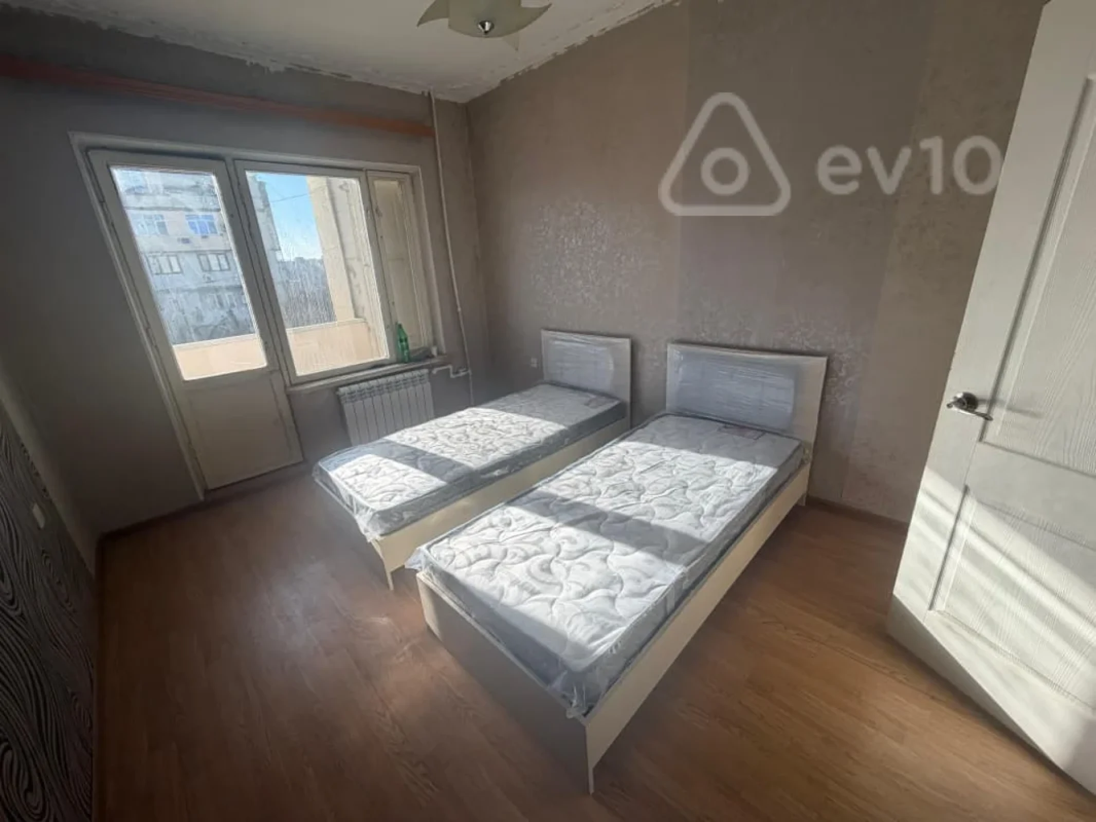 Kirayə verilir 3 otaqlı köhnə tikili 75 m²