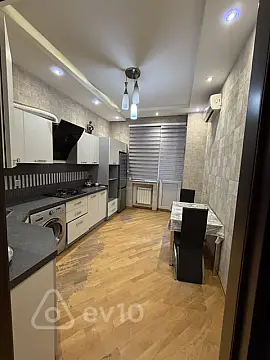 Kirayə verilir 4 otaqlı yeni tikili 138 m²