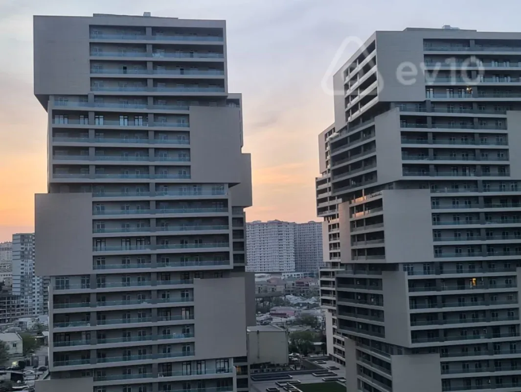 Kirayə verilir 2 otaqlı yeni tikili 70 m²