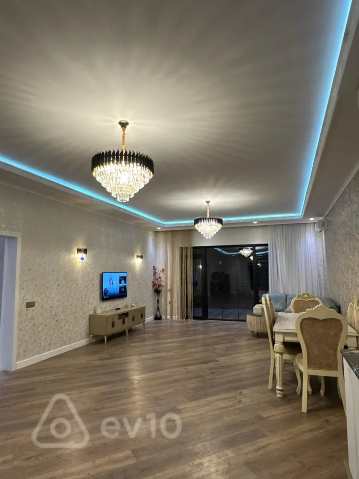 Satılır 4 otaqlı həyət evi 200 m²