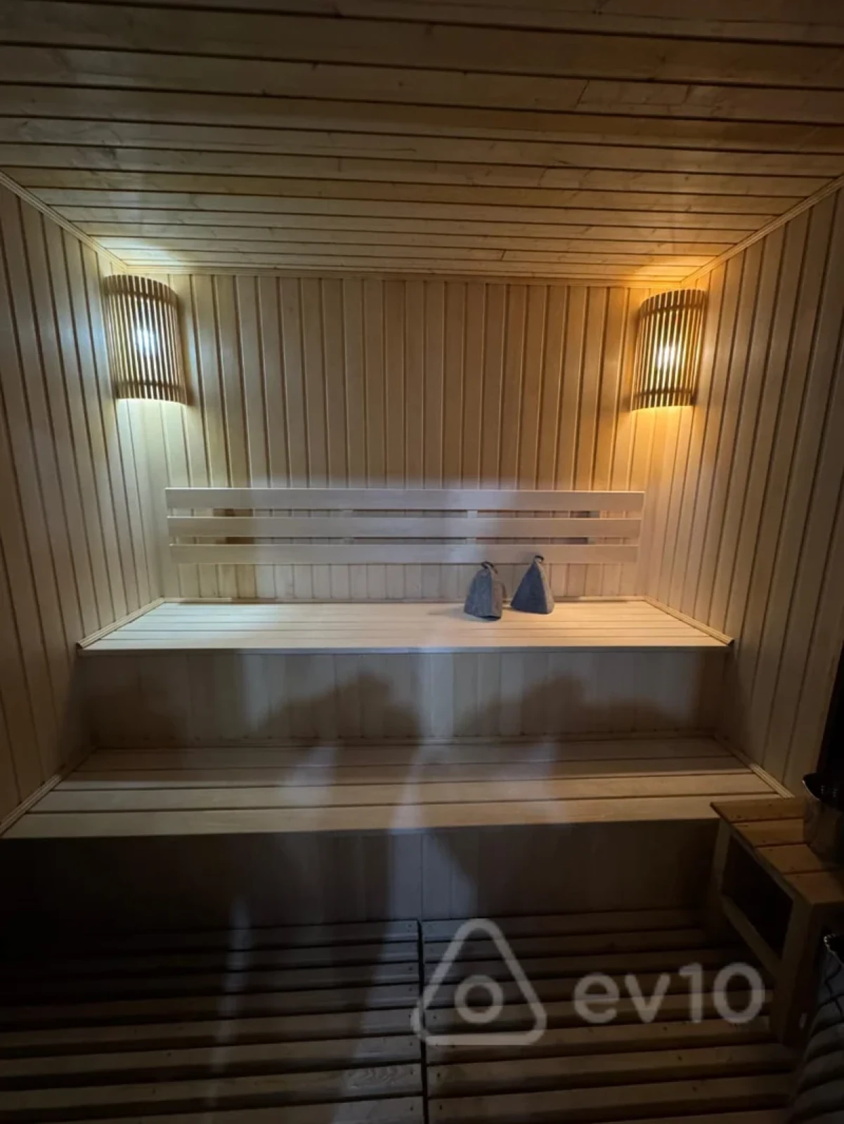 Satılır 4 otaqlı həyət evi 200 m²