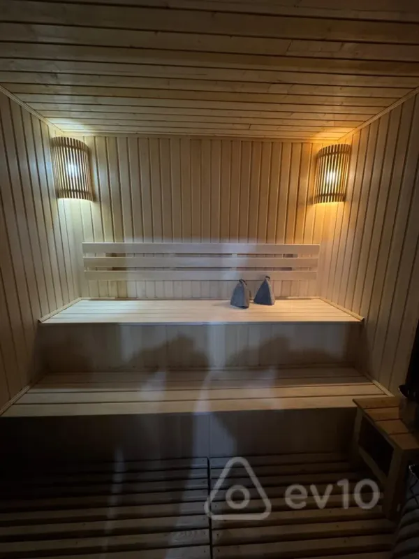 Satılır 4 otaqlı həyət evi 200 m²