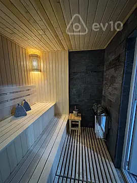 Satılır 4 otaqlı həyət evi 200 m²