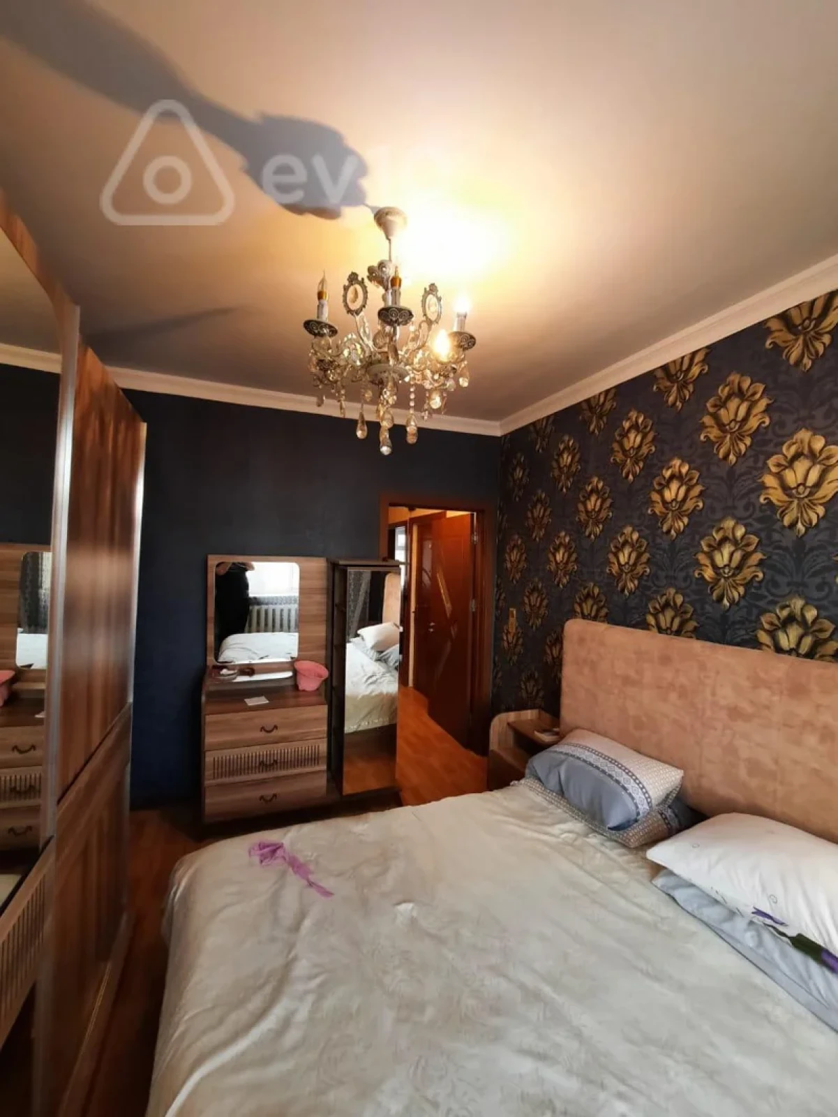 Satılır 2 otaqlı yeni tikili 60 m²