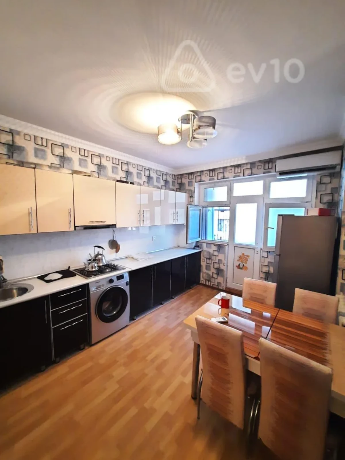 Satılır 2 otaqlı yeni tikili 60 m²