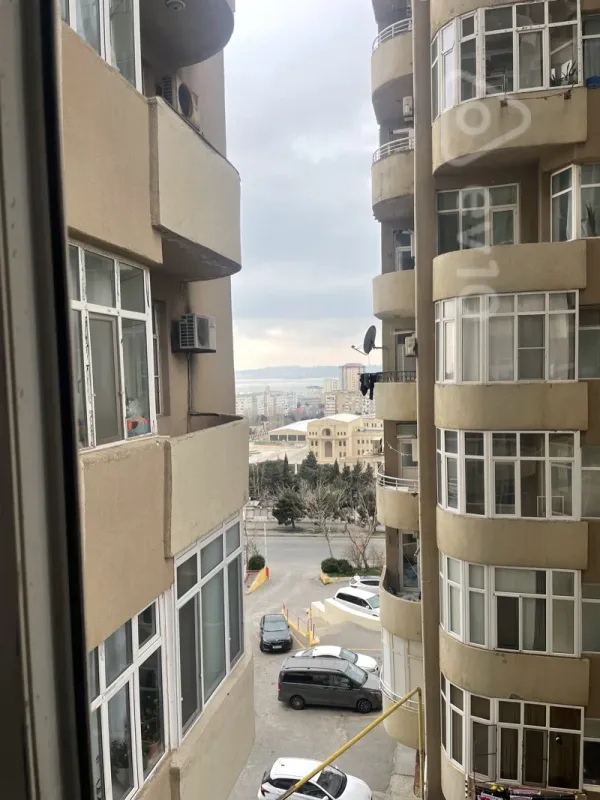 Kirayə verilir 3 otaqlı yeni tikili 130 m²