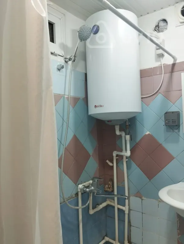 Kirayə verilir 1 otaqlı köhnə tikili 33 m²