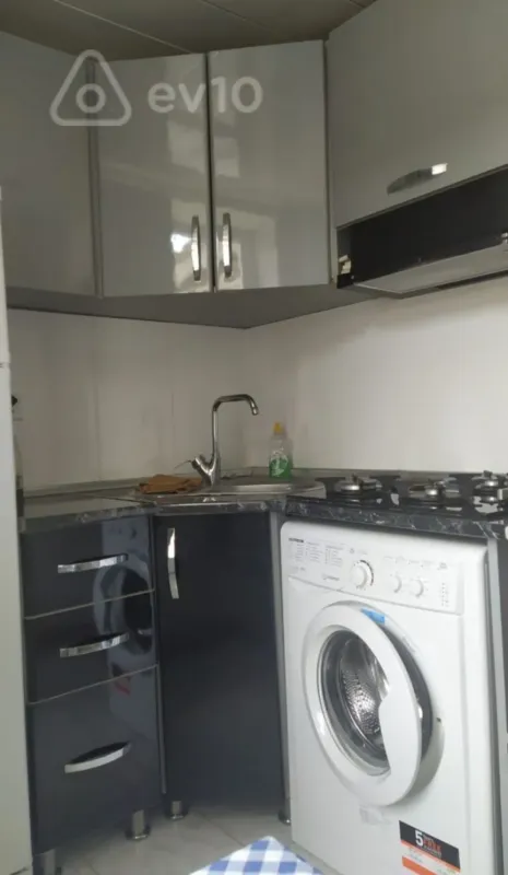 Kirayə verilir 1 otaqlı köhnə tikili 33 m²