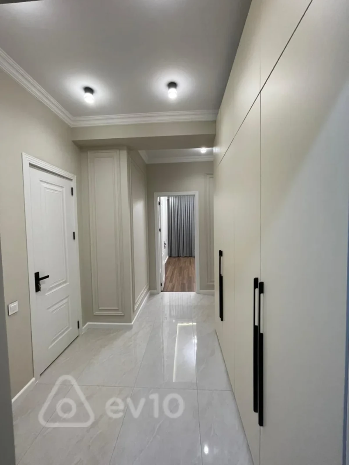 Satılır 3 otaqlı yeni tikili 80 m²