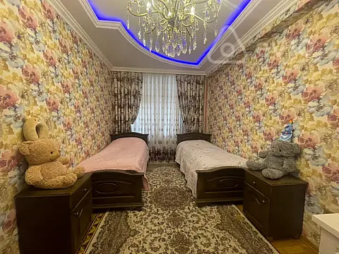 Kirayə verilir 3 otaqlı yeni tikili 170 m²