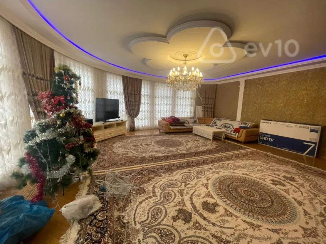 Kirayə verilir 3 otaqlı yeni tikili 170 m²