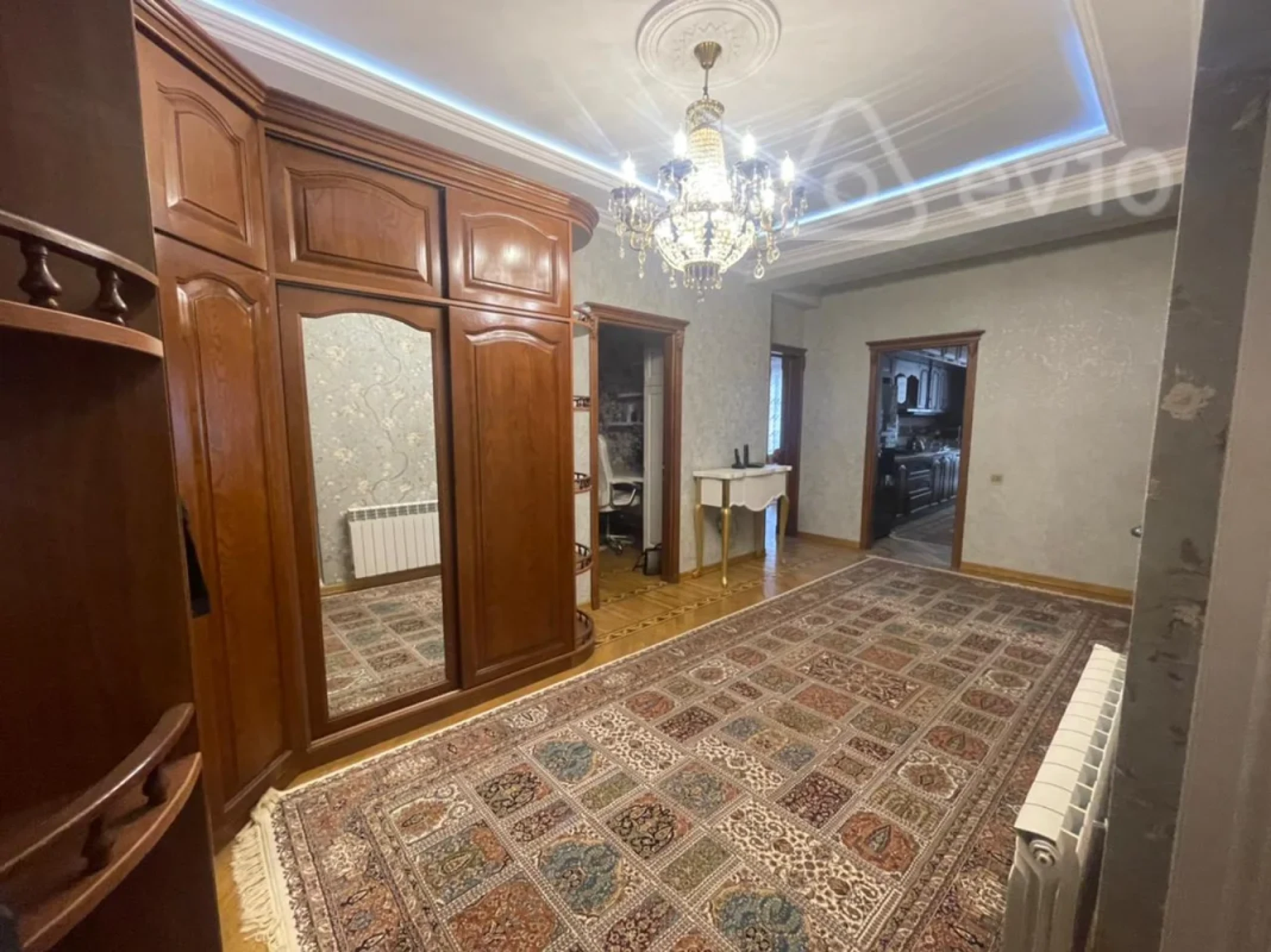 Kirayə verilir 3 otaqlı yeni tikili 170 m²