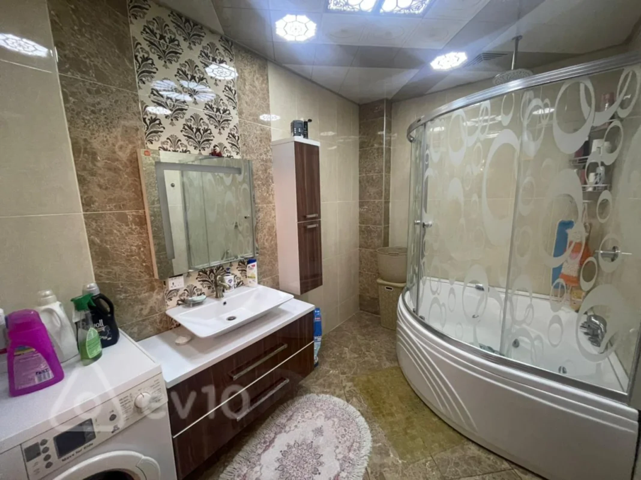 Kirayə verilir 3 otaqlı yeni tikili 170 m²