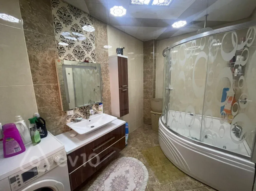 Kirayə verilir 3 otaqlı yeni tikili 170 m²