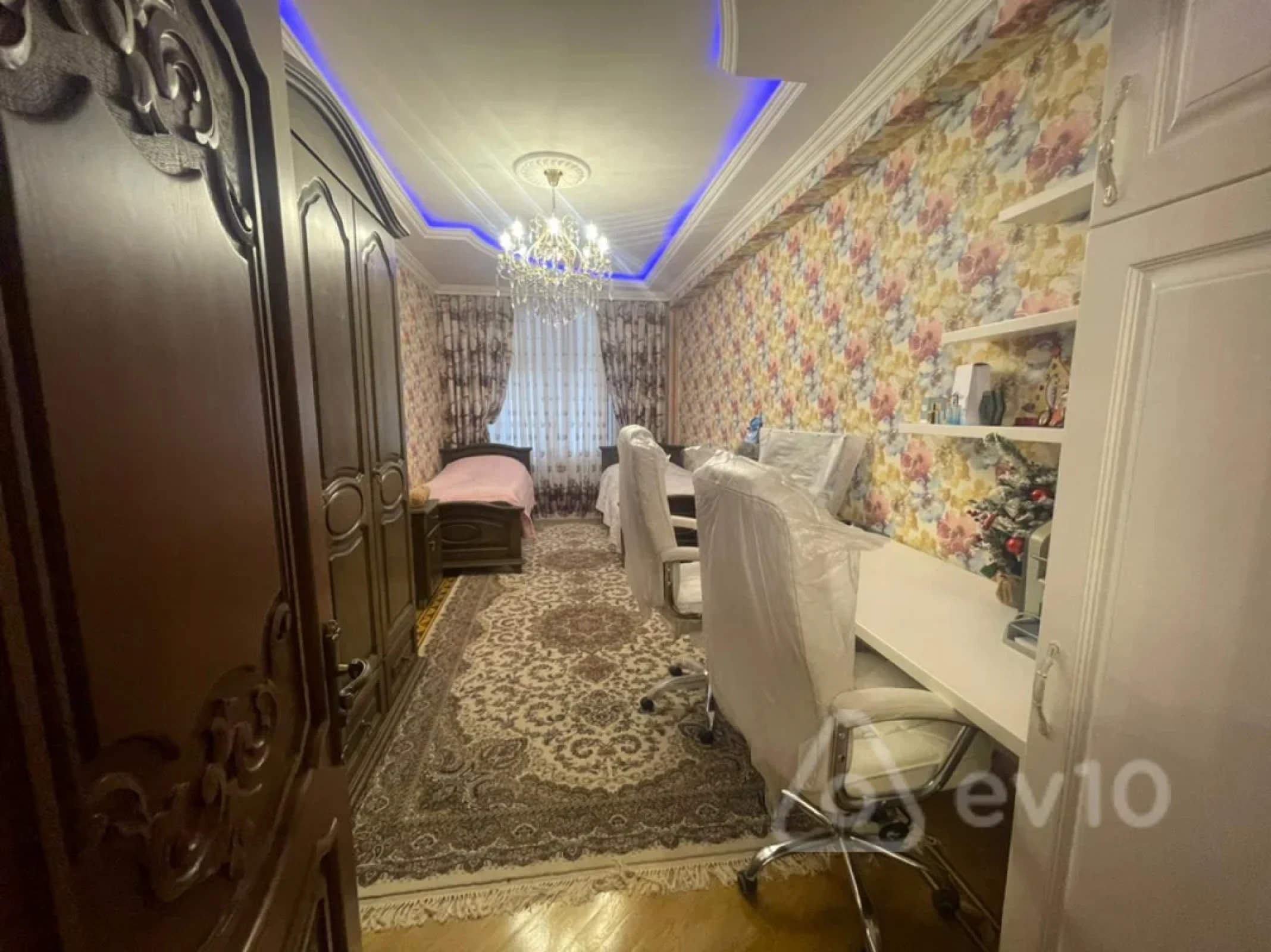 Kirayə verilir 3 otaqlı yeni tikili 170 m²