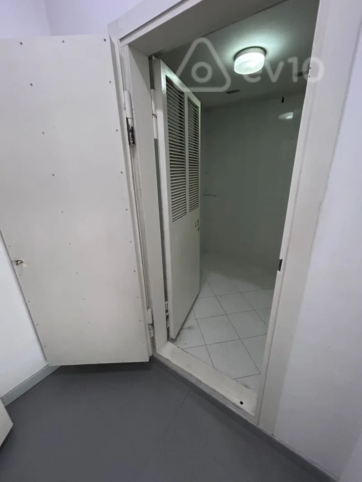 Kirayə verilir mənzil 180 m²