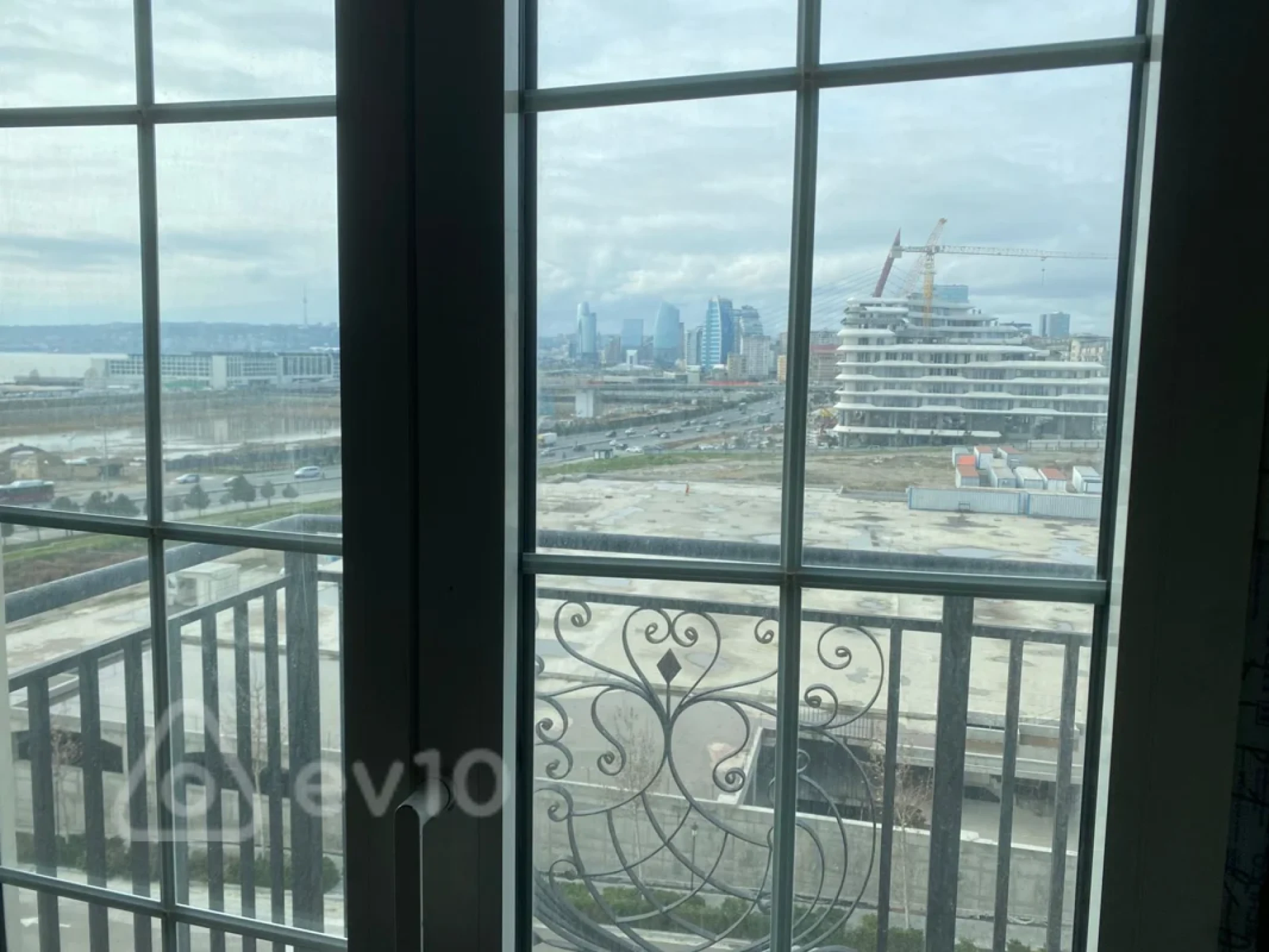 Satılır 4 otaqlı yeni tikili 184 m²