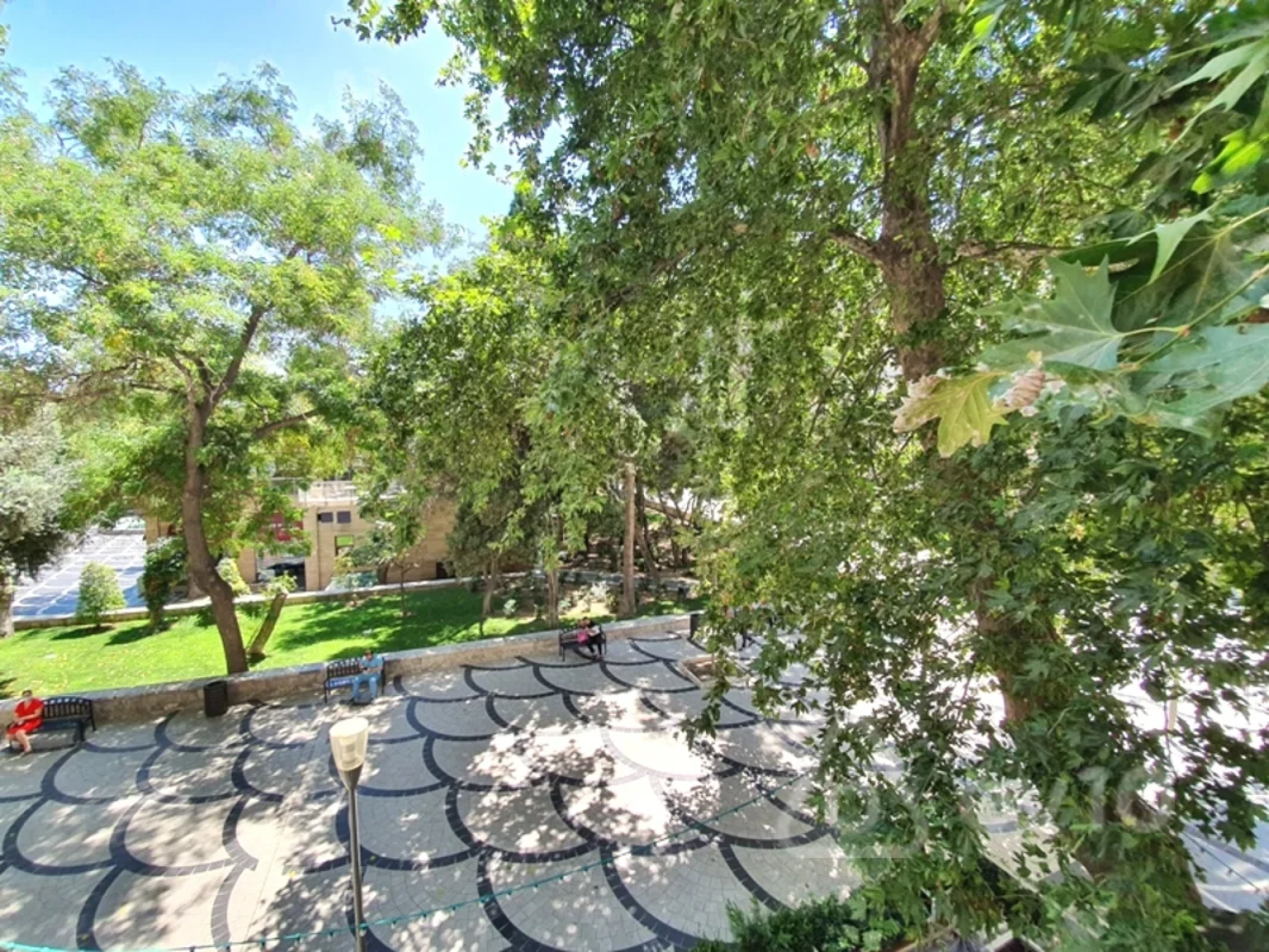 Kirayə verilir 4 otaqlı köhnə tikili 170 m²