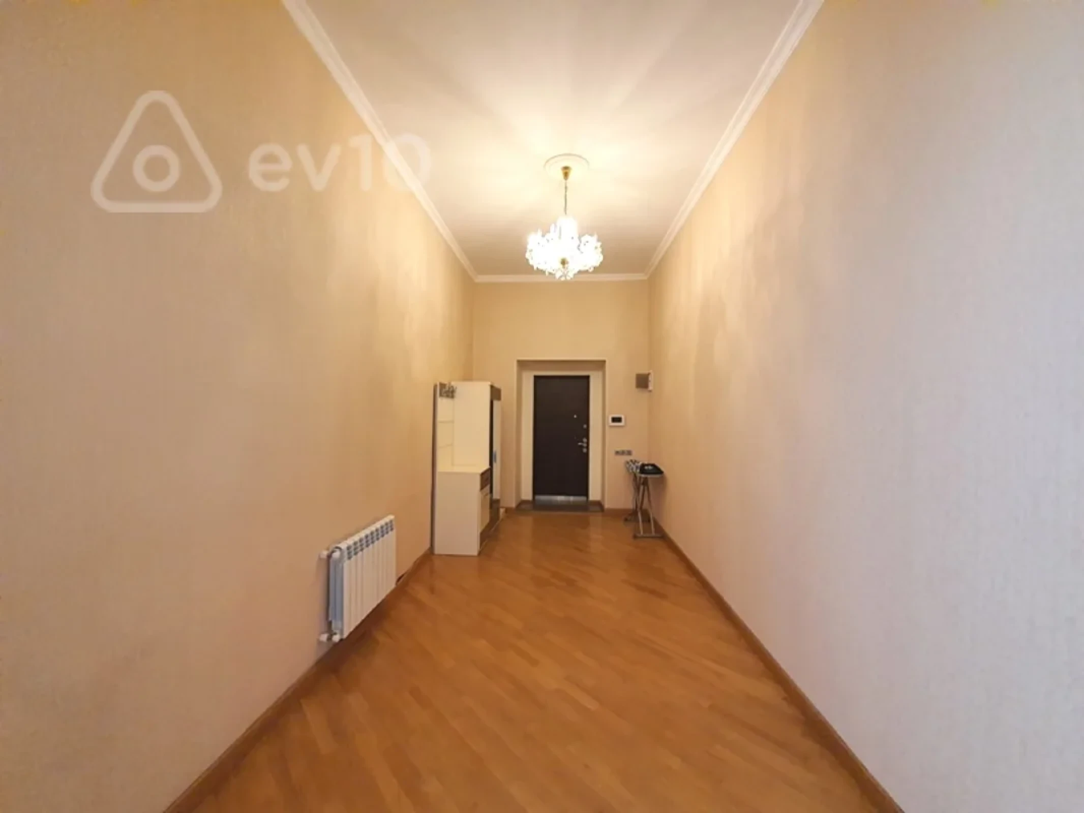 Kirayə verilir 4 otaqlı köhnə tikili 170 m²