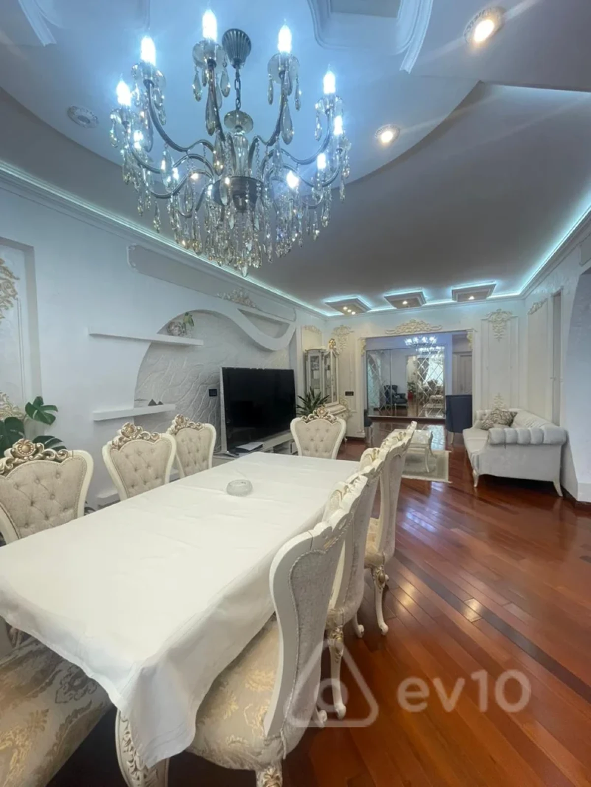 Satılır 4 otaqlı yeni tikili 170 m²