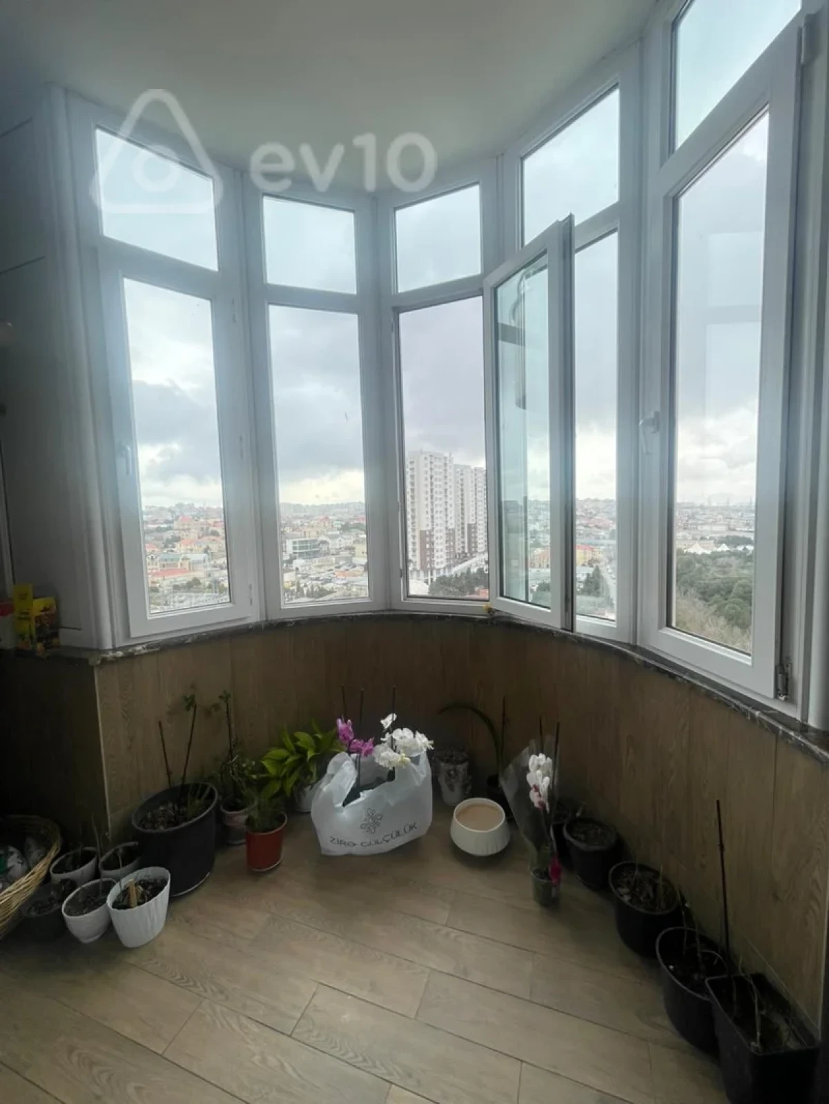 Satılır 4 otaqlı yeni tikili 170 m²