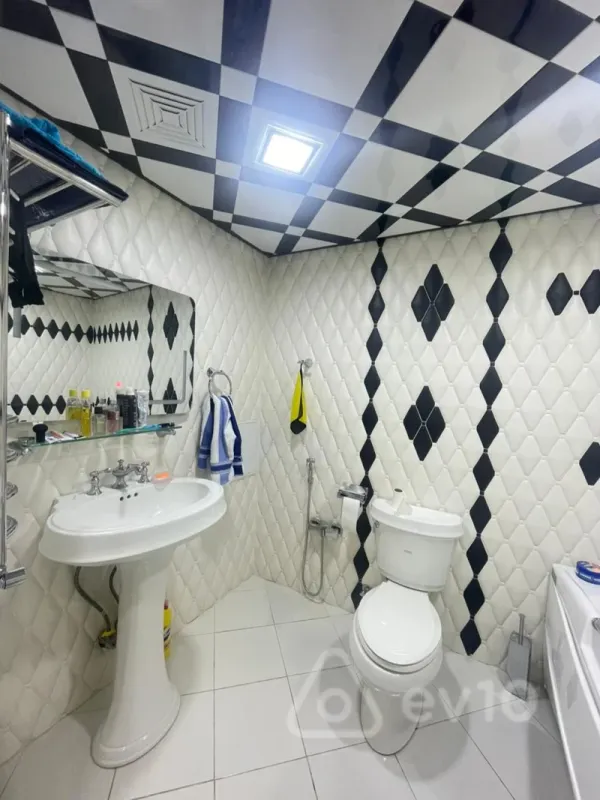 Satılır 4 otaqlı yeni tikili 170 m²