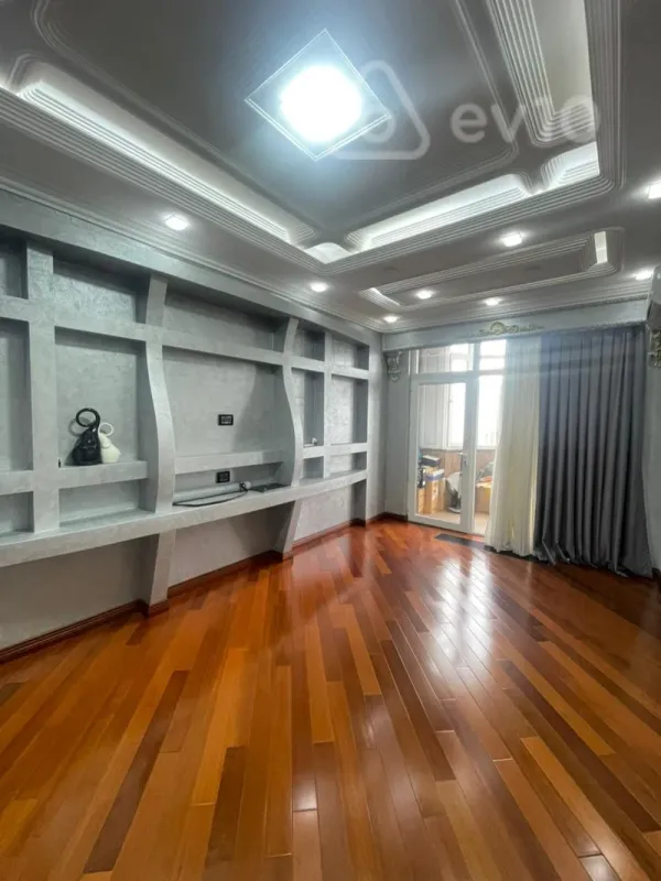 Satılır 4 otaqlı yeni tikili 170 m²