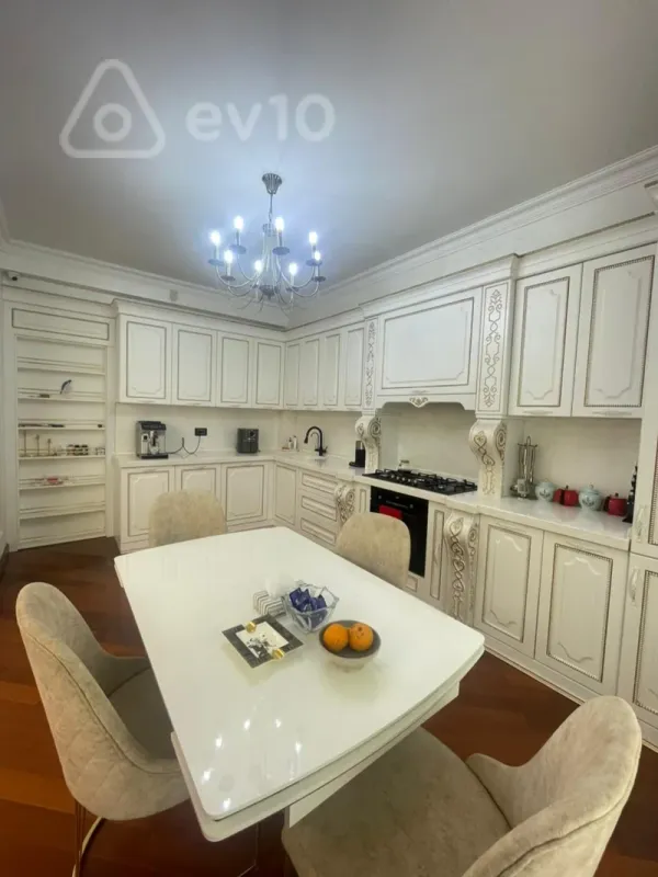 Satılır 4 otaqlı yeni tikili 170 m²