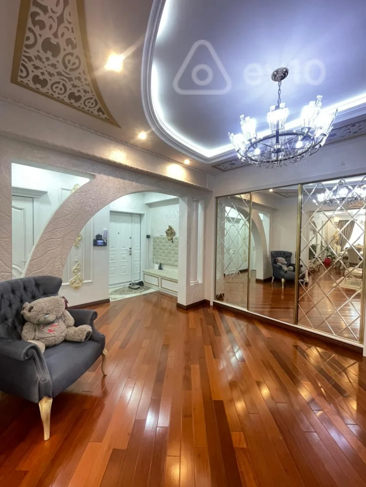 Satılır 4 otaqlı yeni tikili 170 m²